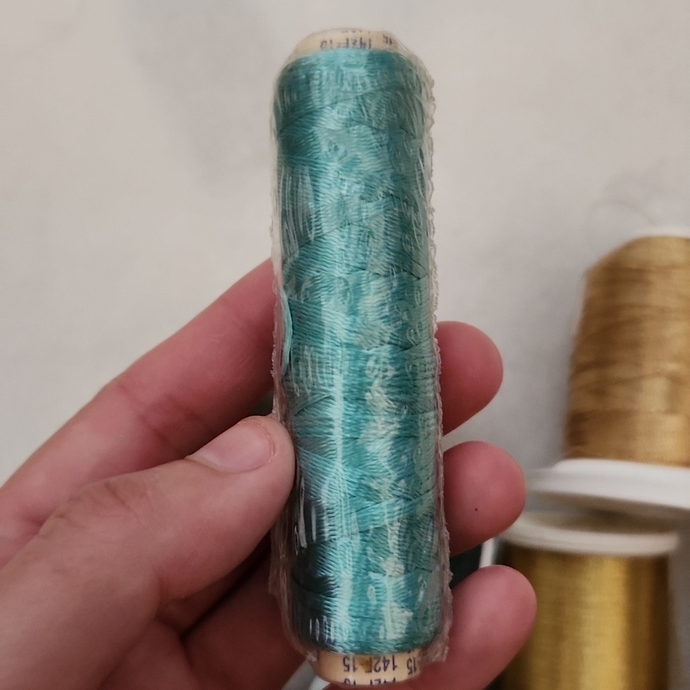 Vintage Sewing Thread Bundle - Picture 7 of 10